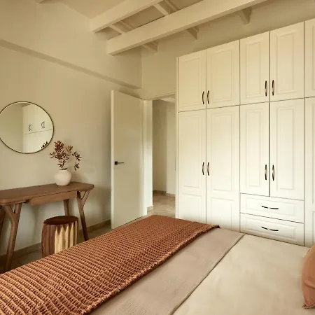 Villa Sui Generis *