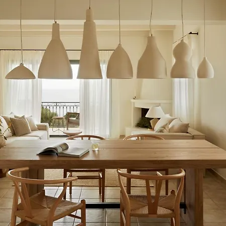 וילה Sui Generis *