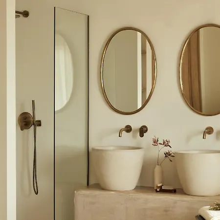 וילה Sui Generis