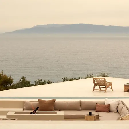 Sui Generis Villa *