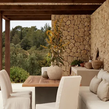 Sui Generis וילה *